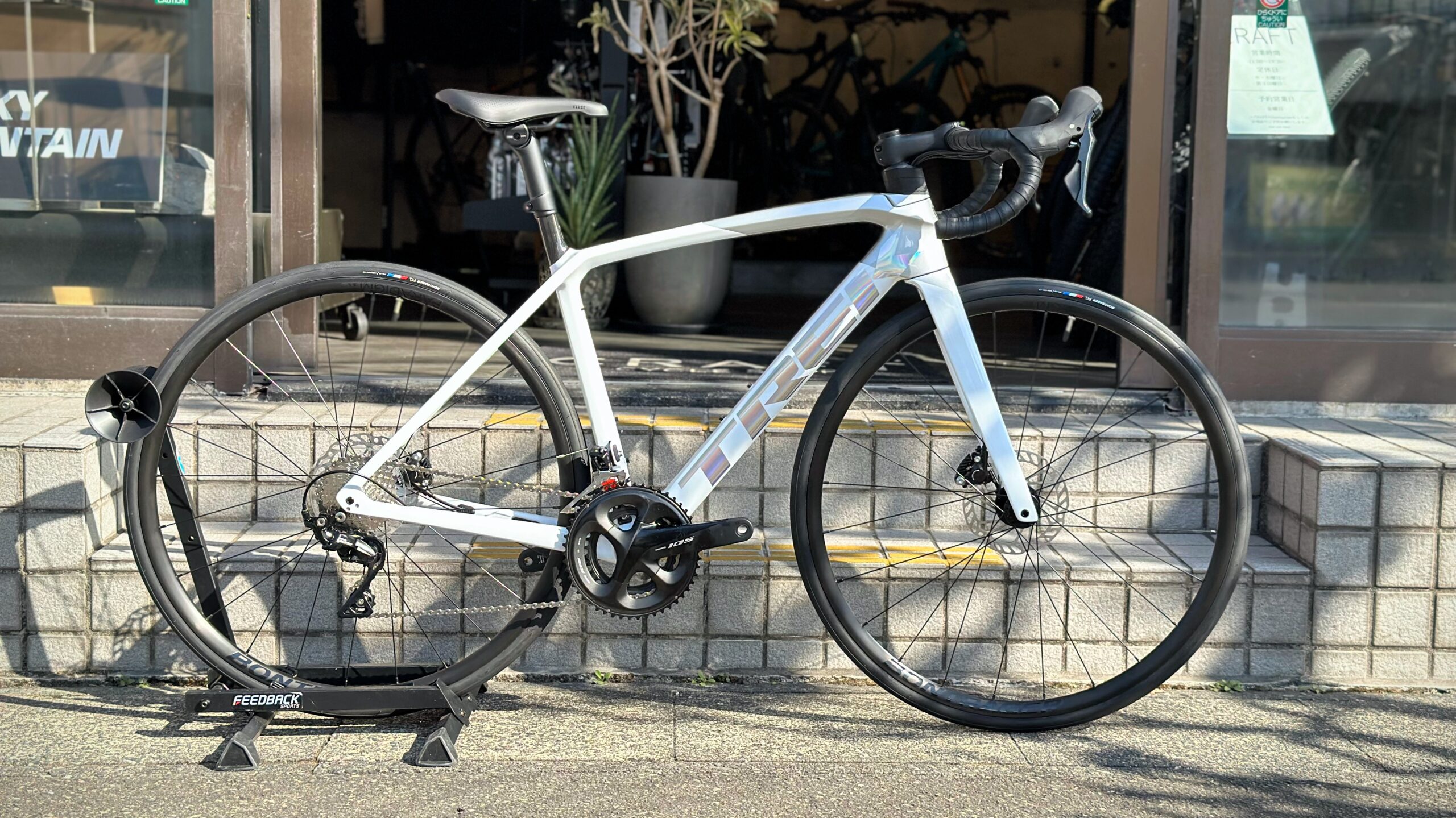 再販！TREK EMONDA SL4 【軽量・高性能のカーボンロードバイク】